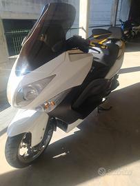 YAMAHA T Max