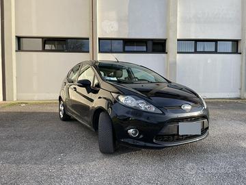 Ford Fiesta 1.4 TDCi 68 CV 2012 - neopatentati