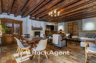 PALAZZO STRASSOLDO E LOTTO EDIFICABILE