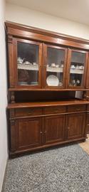 Credenza con vetrina classica in legno massiccio