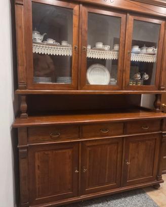 Credenza con vetrina classica in legno massiccio