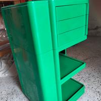 Carrello portautensili ,in plastica verde nuovo.
