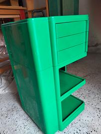 Carrello portautensili ,in plastica verde nuovo.