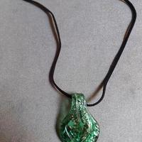 CIONDOLO IN VETRO MURANO COLORE VERDE SMERALDO