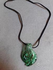CIONDOLO IN VETRO MURANO COLORE VERDE SMERALDO
