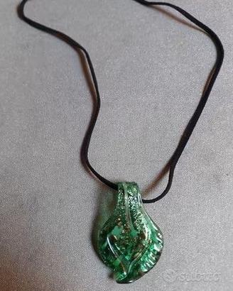 CIONDOLO IN VETRO MURANO COLORE VERDE SMERALDO