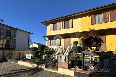 VILLA A SCHIERA D'ANGOLO A CHIEVE