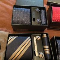 Set cravatta+gemelli+pochette+fermcravatta