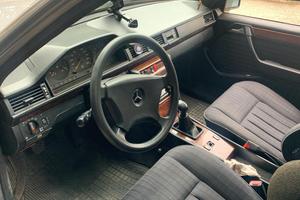 Mercedes 200E