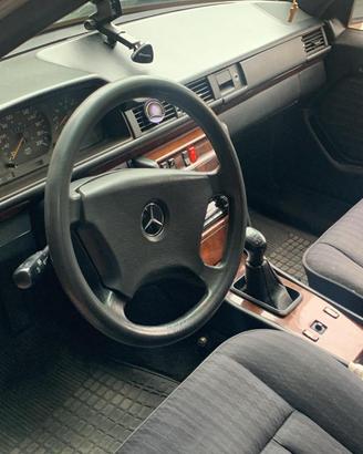 Mercedes 200E