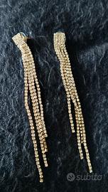 Orecchini pendenti dorati con strass 