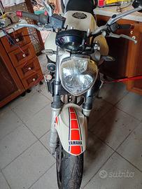 moto Yamaha fz6 2006