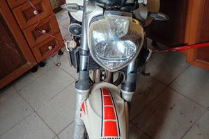 moto Yamaha fz6 2006