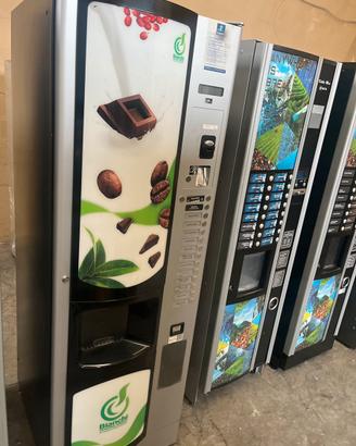 Distributore  caffe in grani e bevande calde