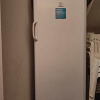 Congelatore verticale Indesit