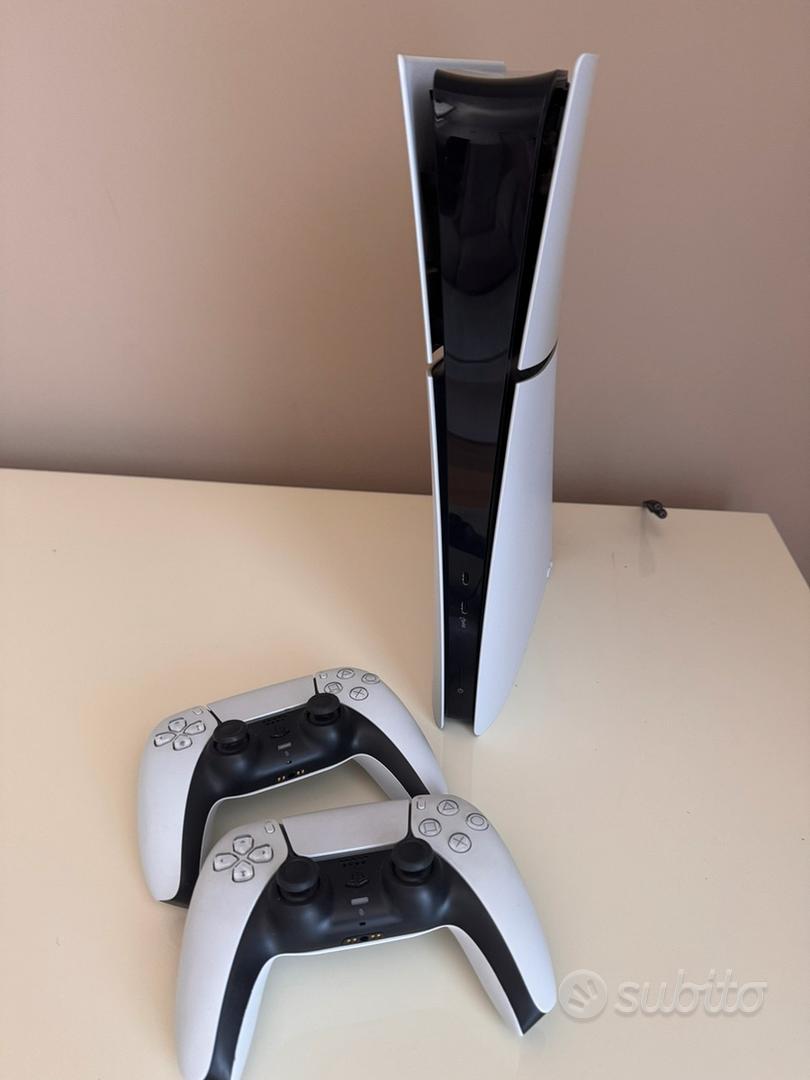 PlayStation 5 Slim Digital + 2 Joystick