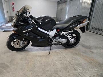vfr 800vtec abs  leggete bene 