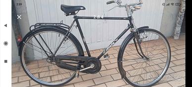 Bici vintege da vetrina con freni a bacchetta 