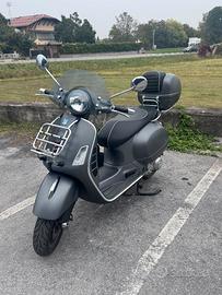 Vespa 300 gts