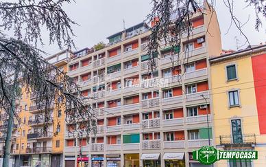 IN ZONA SERVITA 2 LOCALI CON BALCONE E CANTINA