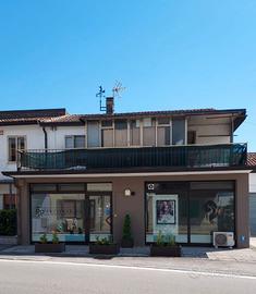 Privato vende negozio uso laboratorio/ magazzino