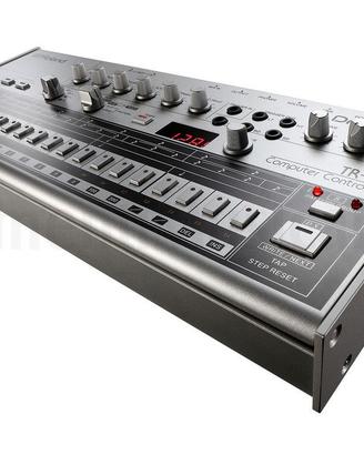 ROLAND TR 06