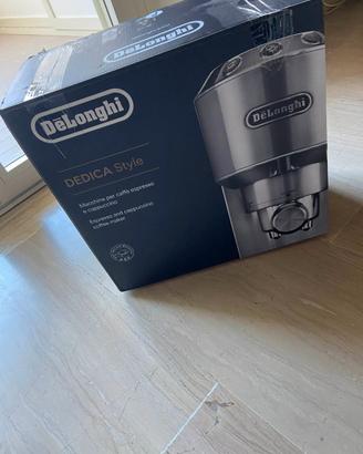 Macchinetta caffè/cappuccino DELONGHI DEDICA