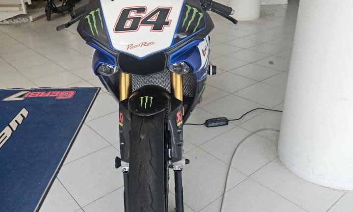 Yamaha YZF R1 - 2015