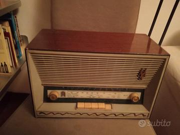 RADIO PHONOLA MODELLO 687 A-U
