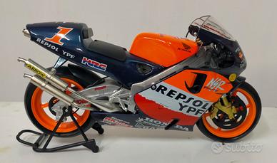 Modellino scala 1/6 Honda Repsol 500 