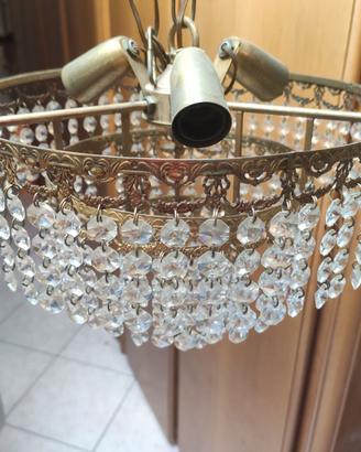 lampadario con gocce di cristallo