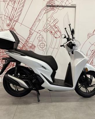 Honda SH 125 - bauletto keyless e parabrezza ...