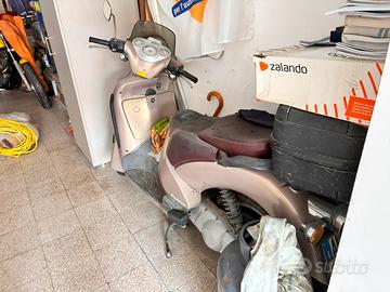 Scarabeo 150cc