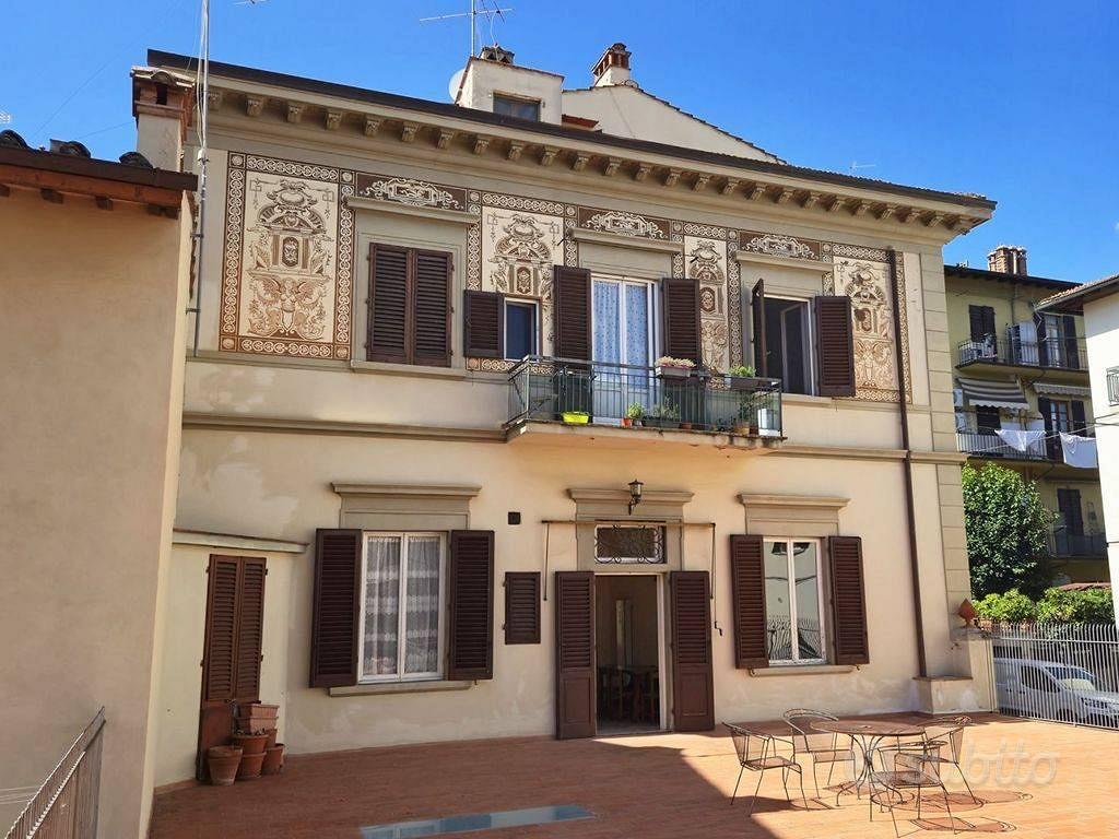 Appartamento di 153 m² con 3 locali e box auto a F - Vista 5