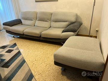 DIVANO CON ISOLA