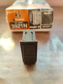 Interruttore Bipolare Bticino Dogic 10 art. 3921N