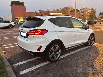 Fiesta Active 1.0 ecoboost 100cv  OK Neopatentati