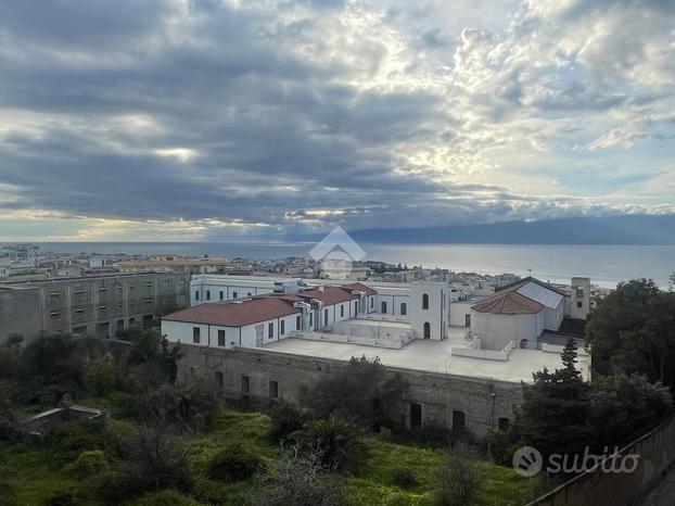 3 LOCALI A REGGIO DI CALABRIA