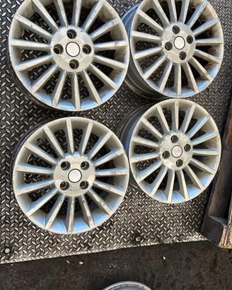 CERCHI IN LEGA FIAT GRANDE PUNTO R15 ANNO:2006