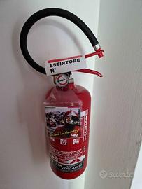 estintore Polvere 6kg con staffa e adesivo
