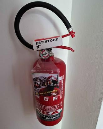 estintore Polvere 6kg con staffa e adesivo