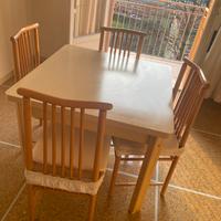 Tavolo con 4 sedie