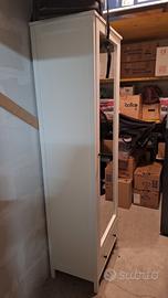 Mobile da ingresso con specchio