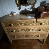 Cassettiera d’epoca decorata