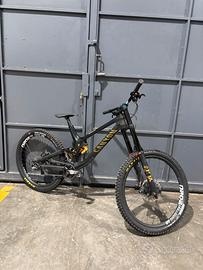 Bici da DH Canyon Sender Carbon
