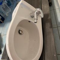 Bidet ideal standard sospeso con rubinetto