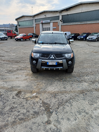 Mitsubishi l200 autocarro 5 posti 167 cv warrior