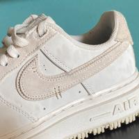 Nike Air Force 1 Luxe