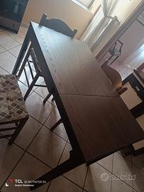 tavolo allungabile  con 4 o 6  sedie 
