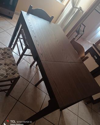 tavolo allungabile  con 4 o 6  sedie 